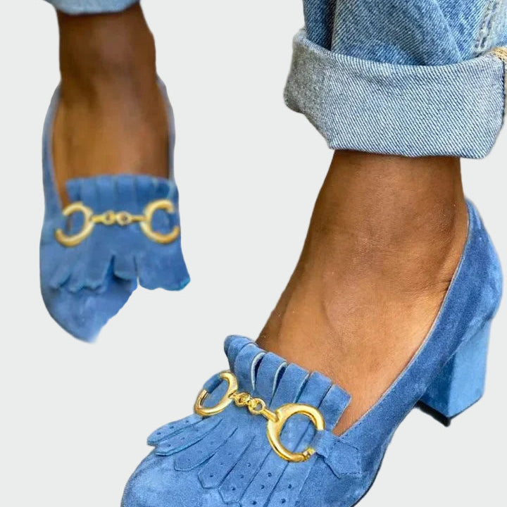 Narmaste ja kuldse pandlaga kingad