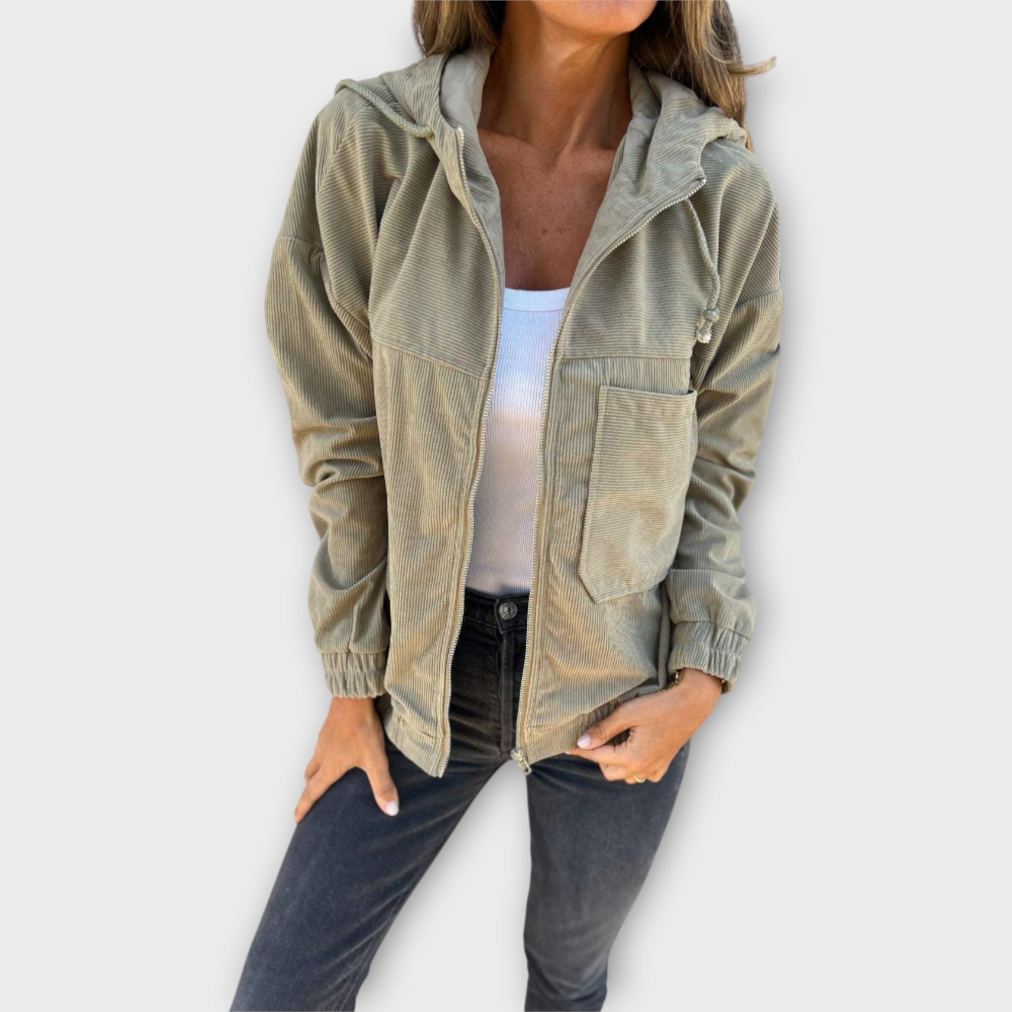 Kapuutsiga lukuga jope