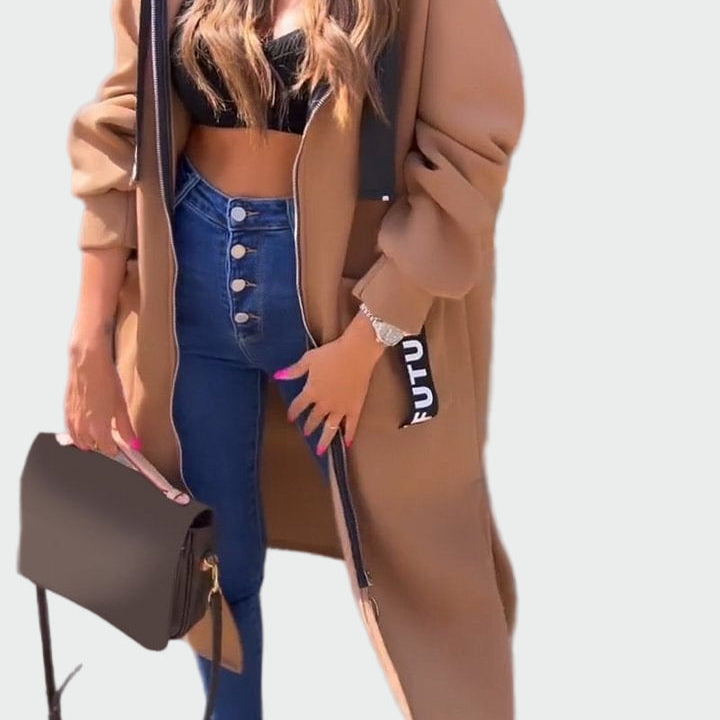 Pikk mantel kapuutsiga