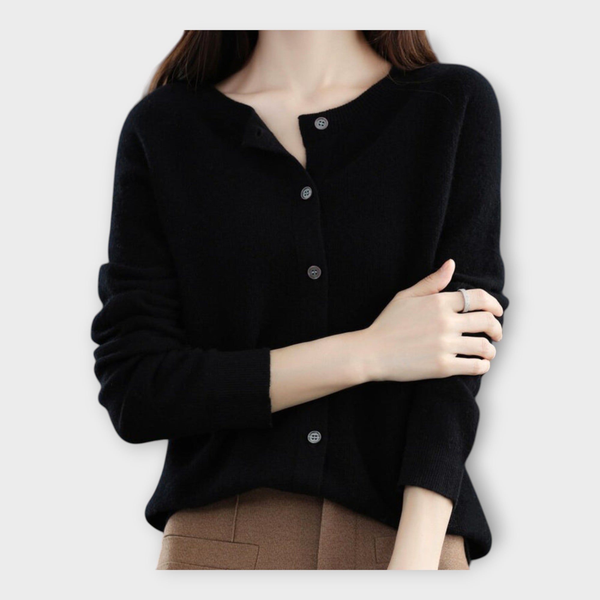 Elegantne nööpidega kardigan