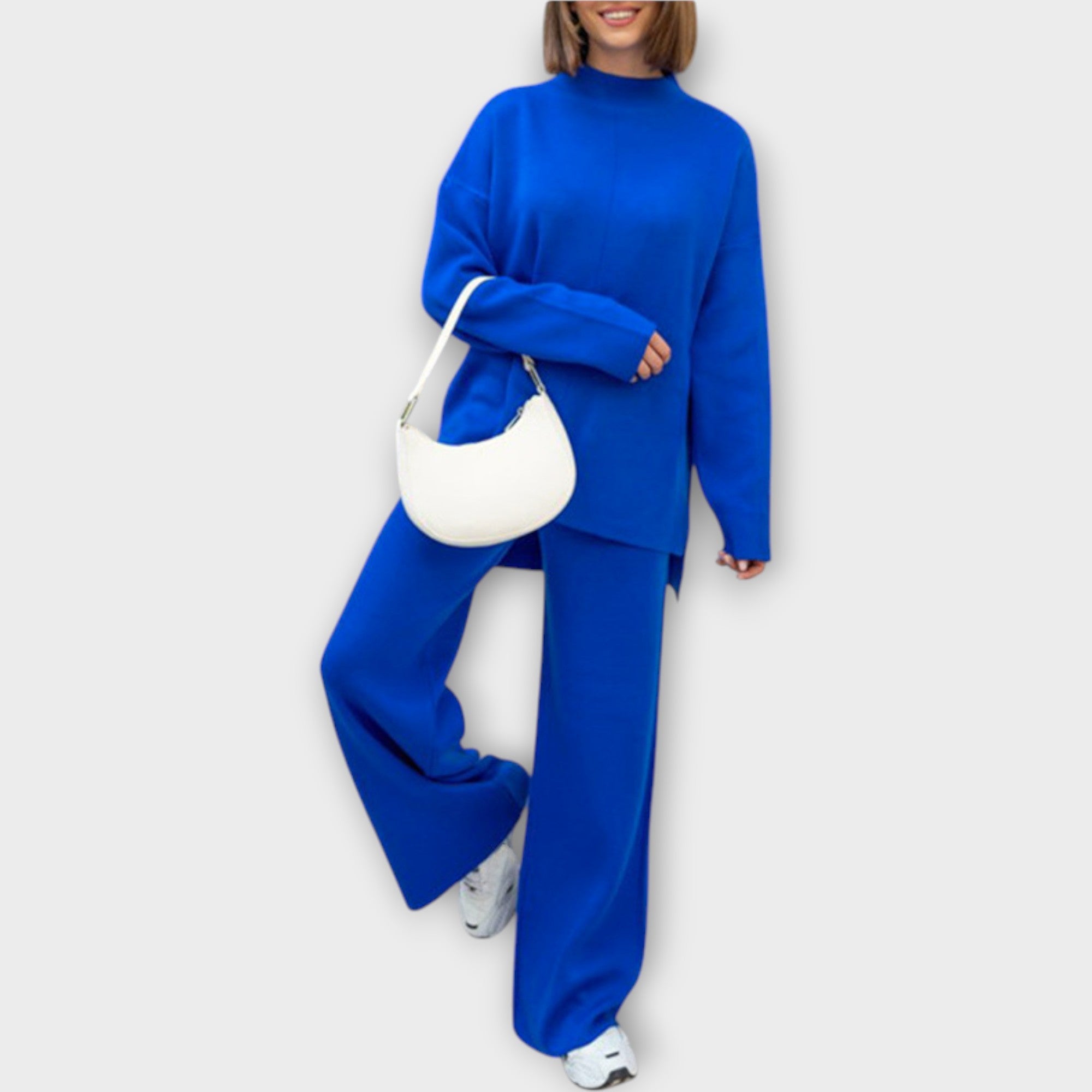 Lõdvestunud joonte ja minimalistliku esteetikaga komplekt