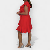 Elegantne kleit naiseliku joonega