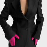 Muljetavaltava joone ja nööpidega jakk