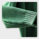 Kootud kampsun kõrge kraega