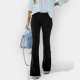 Kõrge vöökohaga kellukesekujulised püksid