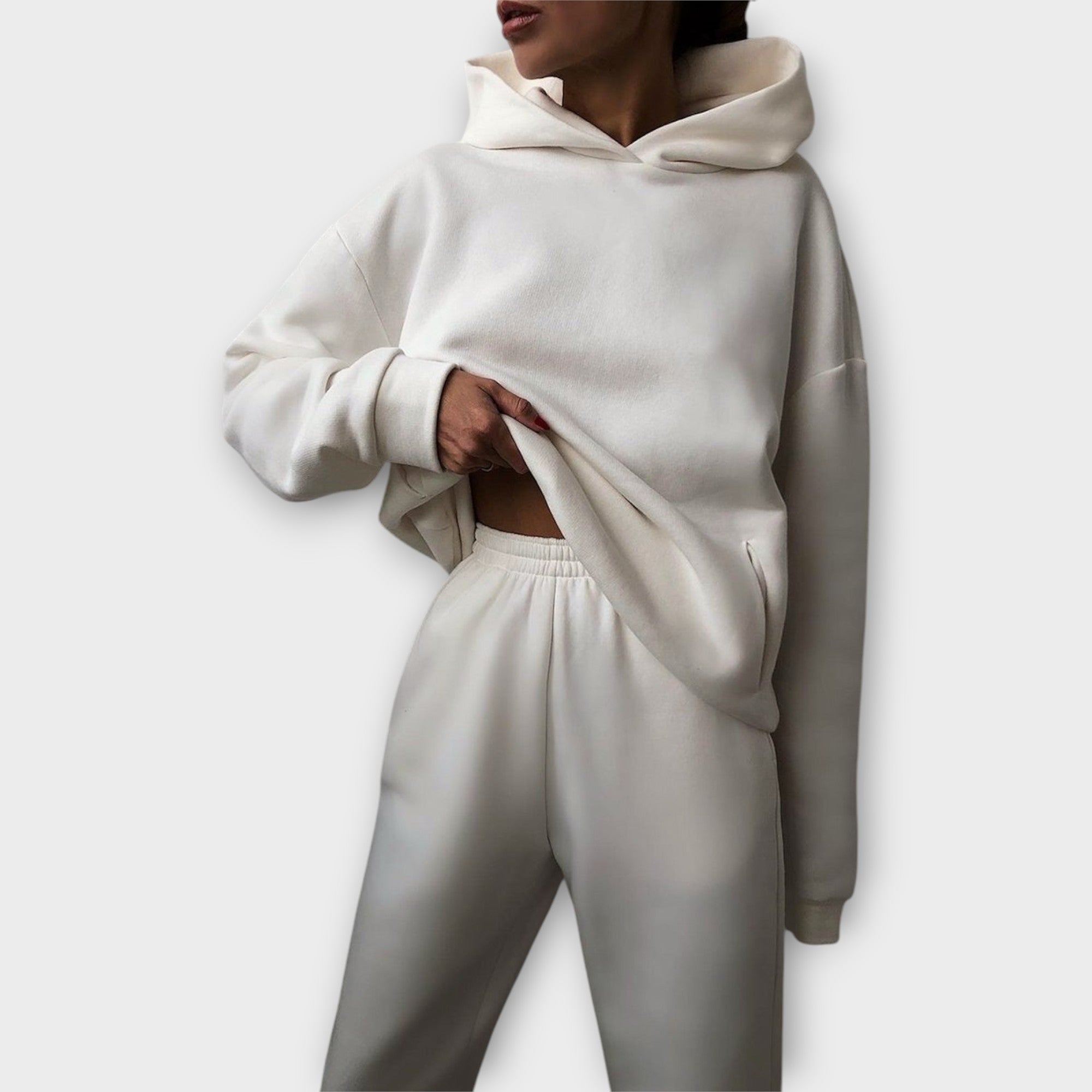 Kapuutsiga komplekt moodsa mugavamusega