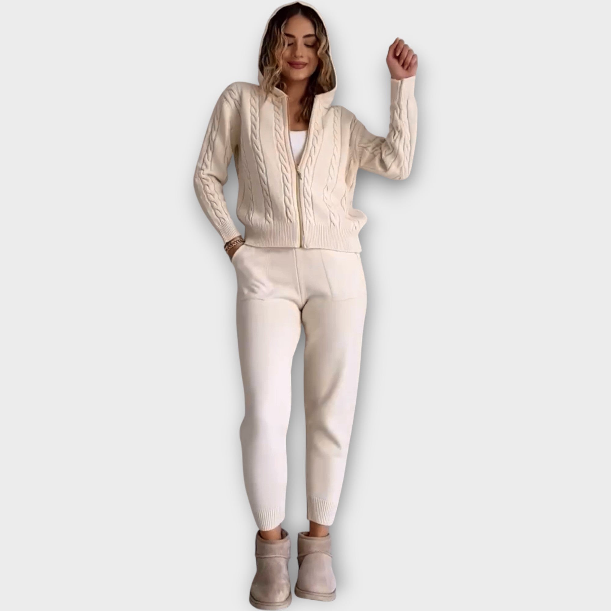 Kootud komplekt kapuutsi ja kardiganiga