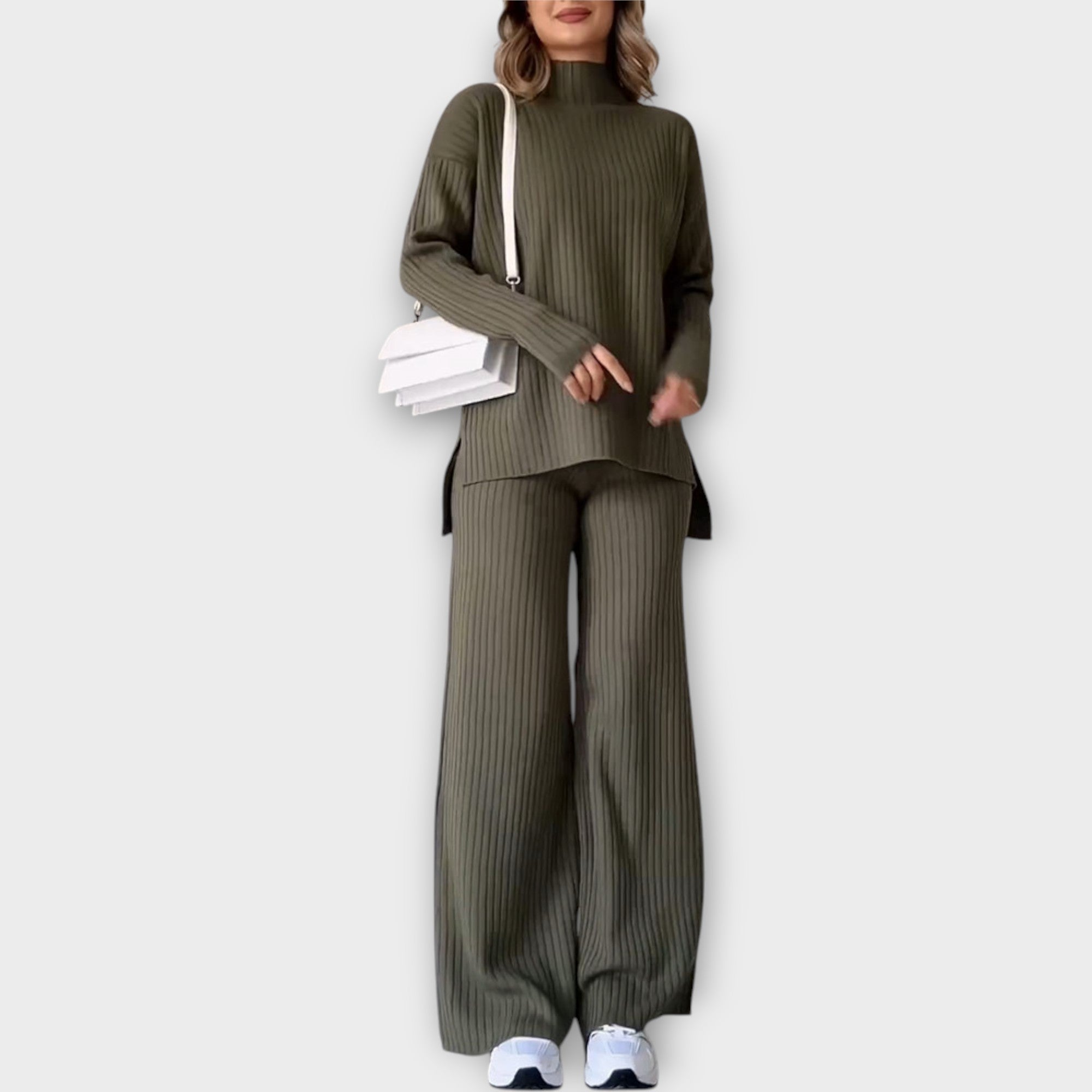 Kootud komplekt mugava joonega