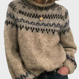 Kootud kõrge kaelusega kampsun