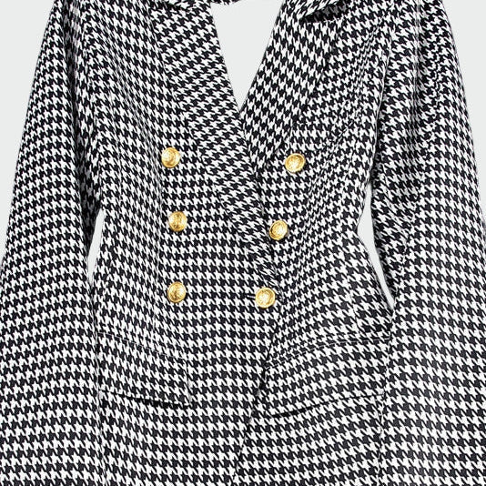 Klassikalise lõikega jakk