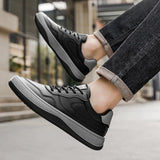 DUMONT LYON | TÕELISEST NAHAST KETSID